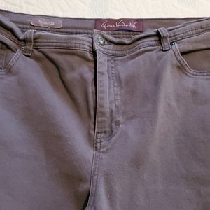 Gloria Vanderbilt jeans